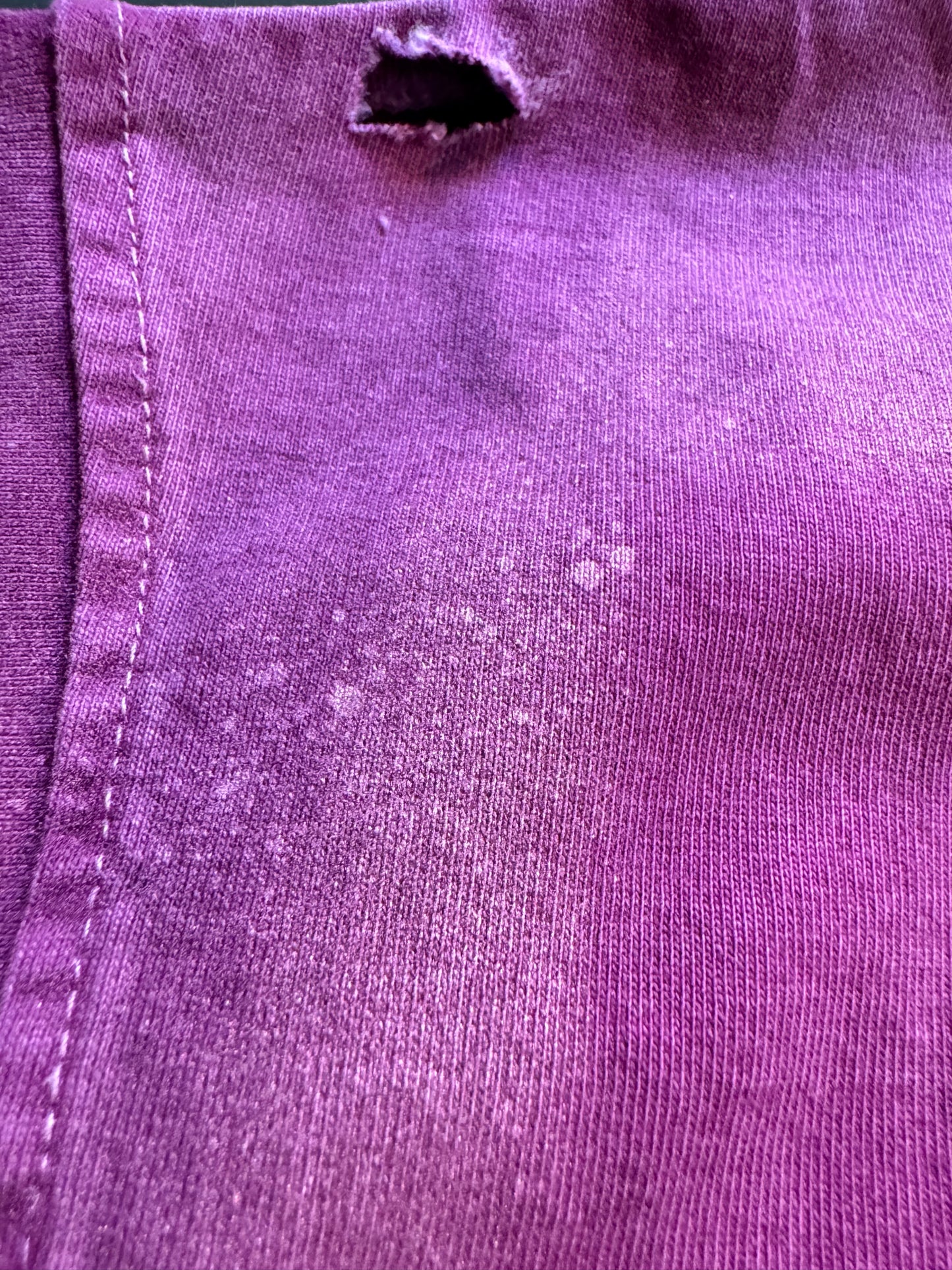 SPRAY PAINT TEE PURPLE